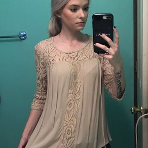 Tan quarter sleeve blouse size small